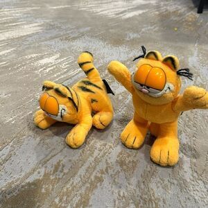 Lot of 2 1978 Vintage Paws Garfield Plush Stuffed Animal Collector's Pieces